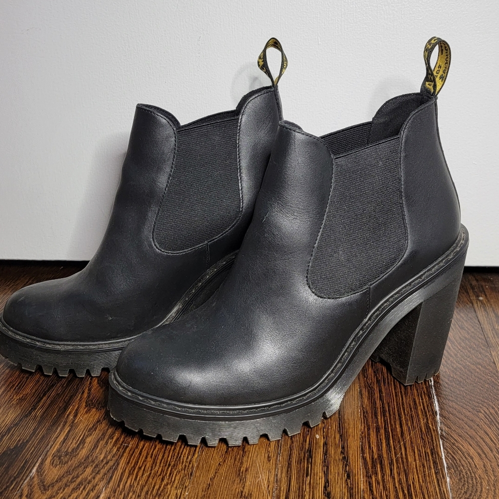 Heeled Chealsea Dr. Marten Boots